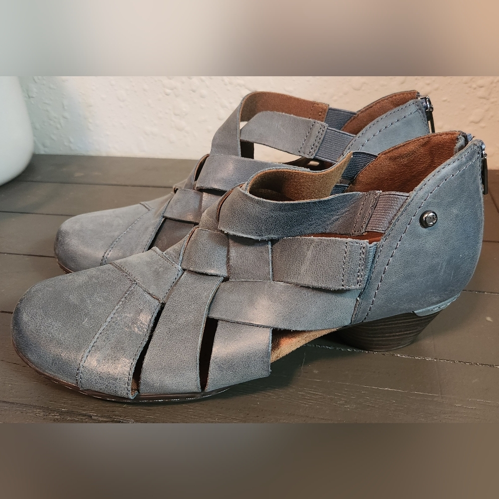Cobb Hill Leather Shoes